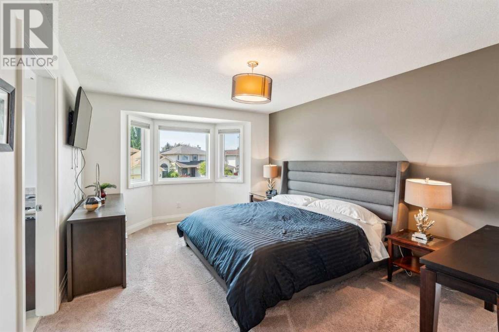 Single Family House 4 Level for Sale in  Riverview Park SE Riverbend Calgary 