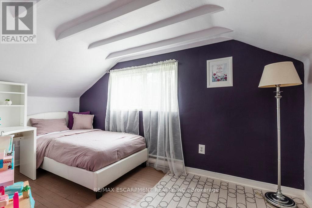 Photo 32 of 169 Forfar Street W, Haldimand ON