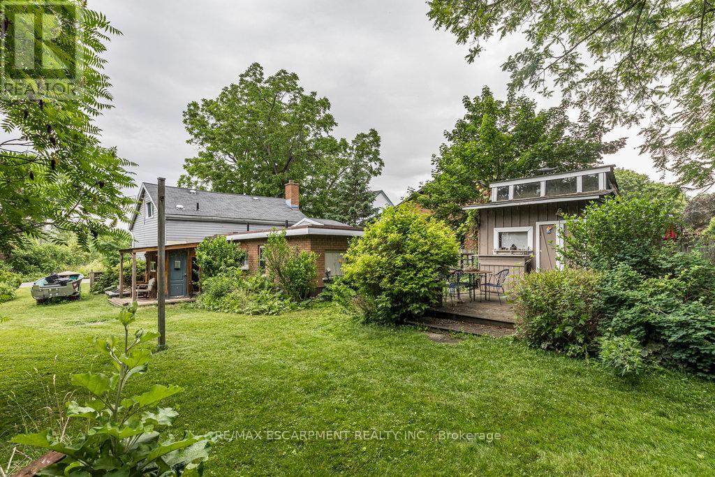 Photo 23 of 169 Forfar Street W, Haldimand ON