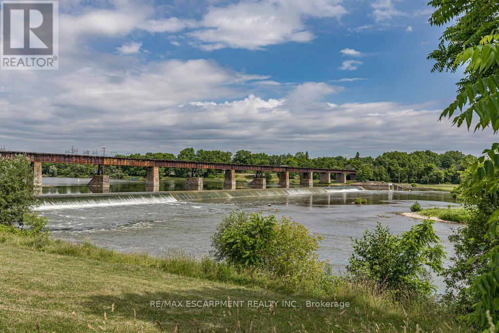 Photo 25 of 169 Forfar Street W, Haldimand ON