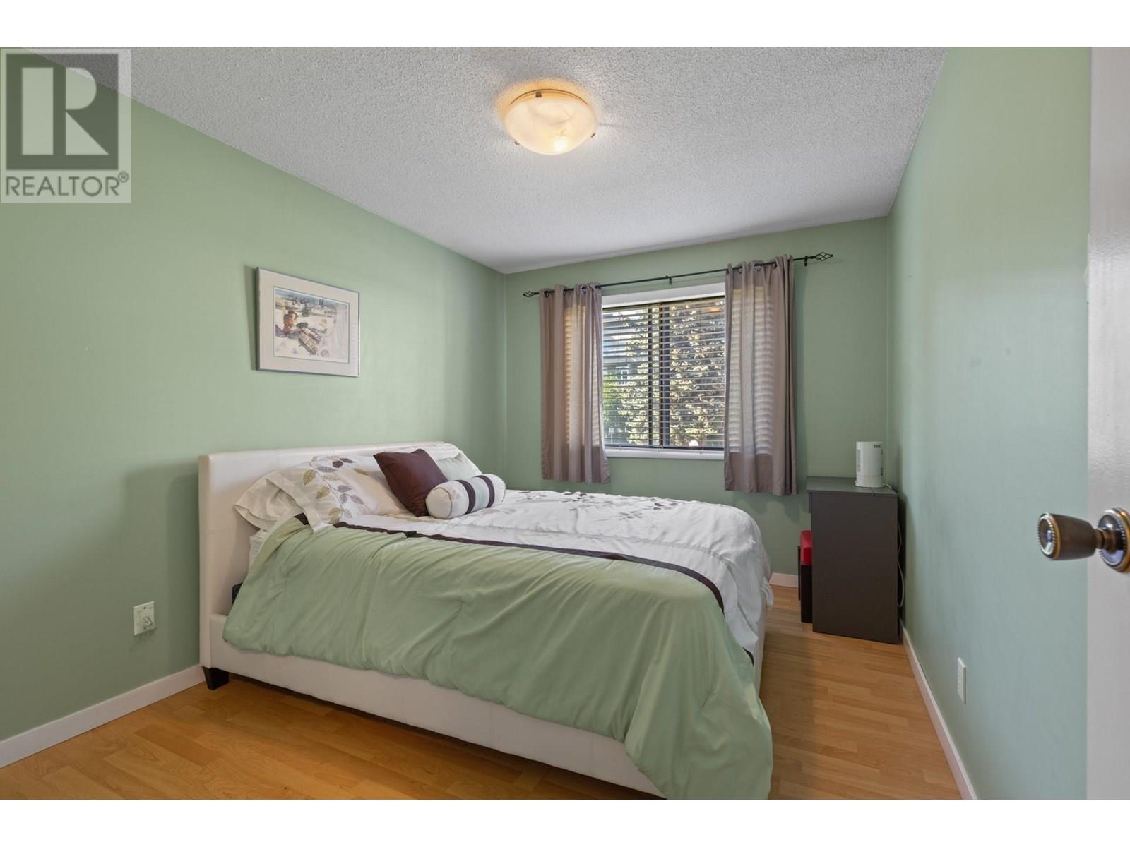 108 1035 Bernard Avenue, Kelowna