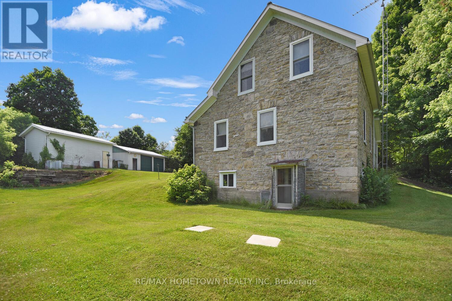 Photo 9 of 2171 Hallecks Road, Elizabethtownkitley ON
