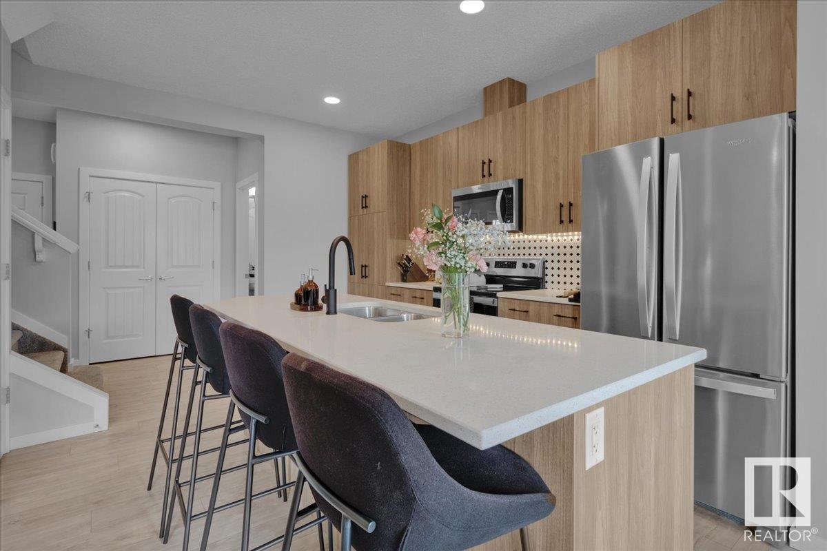 Photo 43 of 313 40 A Av Nw, Edmonton AB