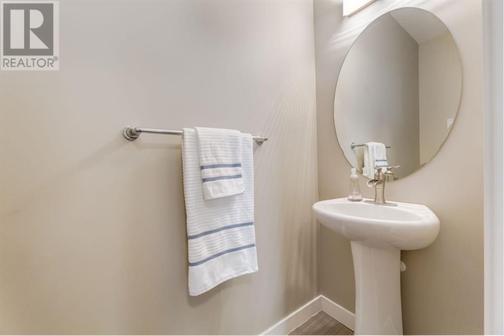 Single Family House for Sale in  Sherwood Mount NW Sherwood Calgary 
