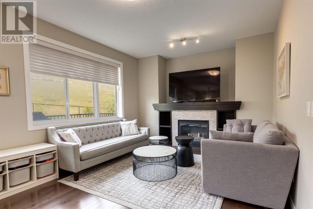 Single Family House for Sale in  Sherwood Mount NW Sherwood Calgary 