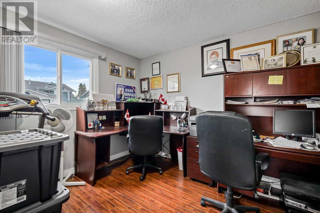 Single Family House Bungalow for Sale in  Pinemeadow Road NE Pineridge Calgary 