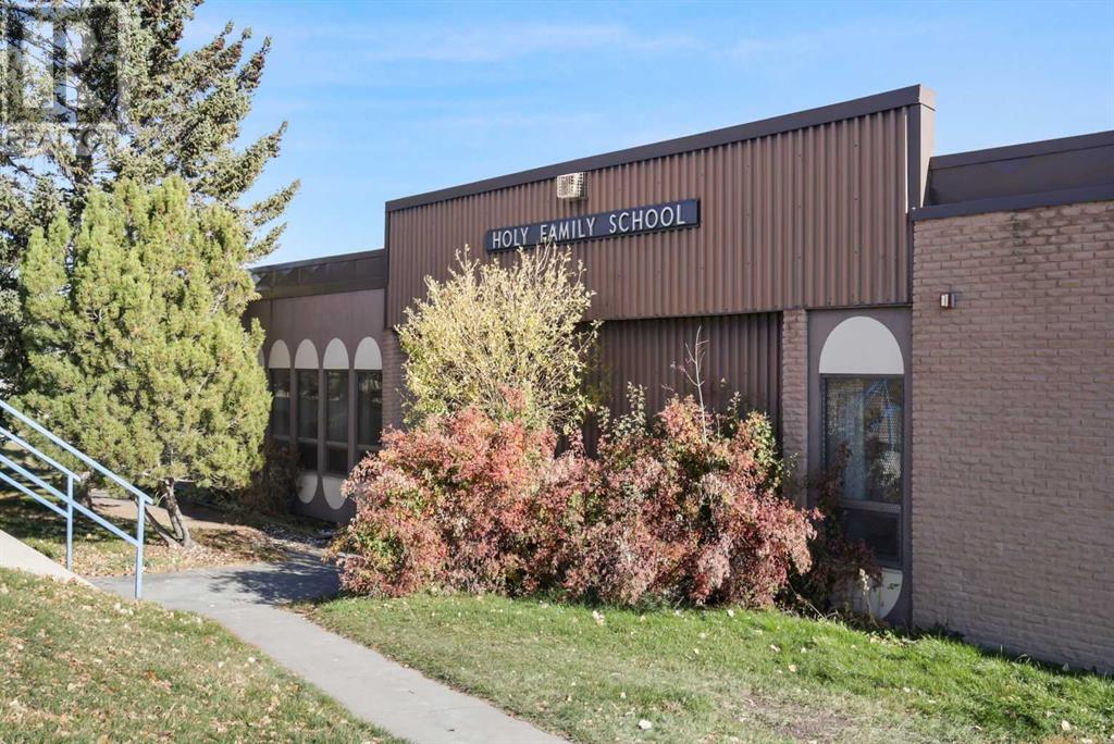 Single Family House Bungalow for Sale in  Pinemeadow Road NE Pineridge Calgary 