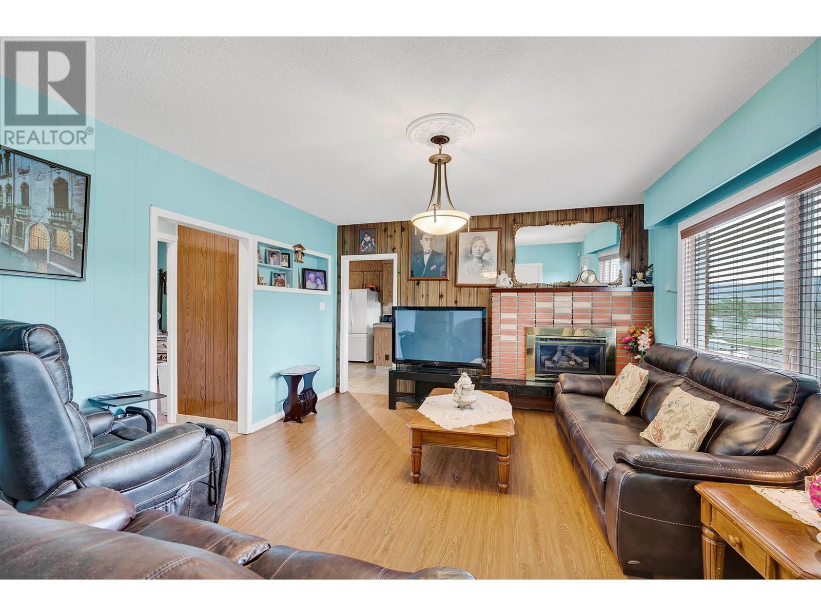 Photo 9 of 307 Holly Avenue, Kamloops BC