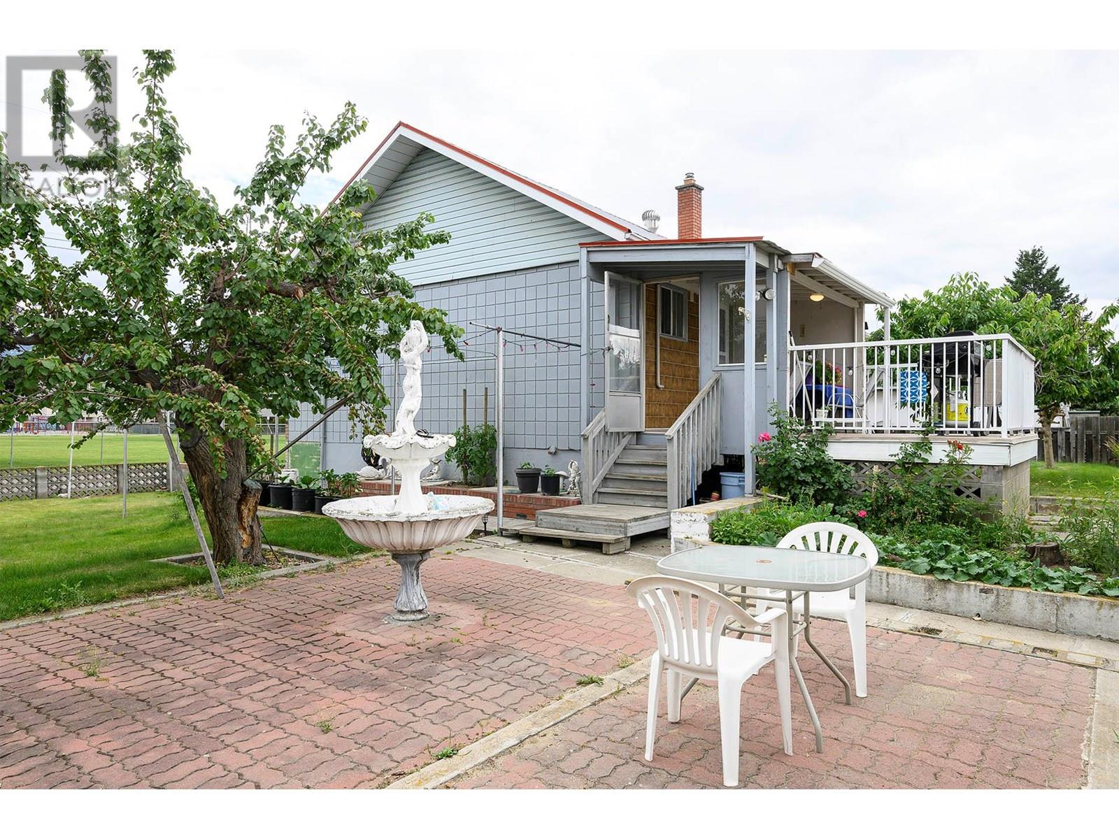Photo 12 of 307 Holly Avenue, Kamloops BC