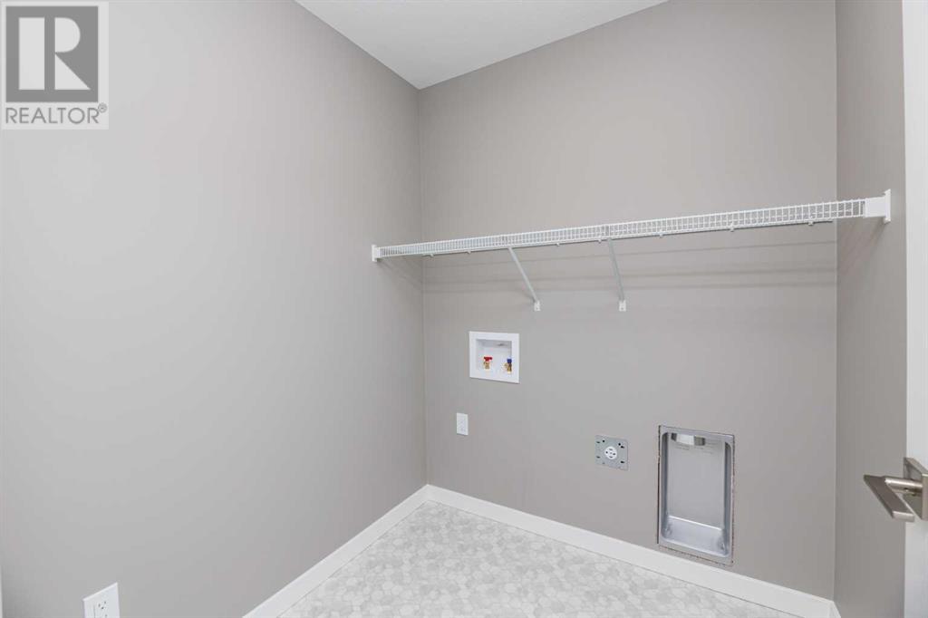 Single Family House for Sale in  Emmett Crescent Evergreen Red Deer 