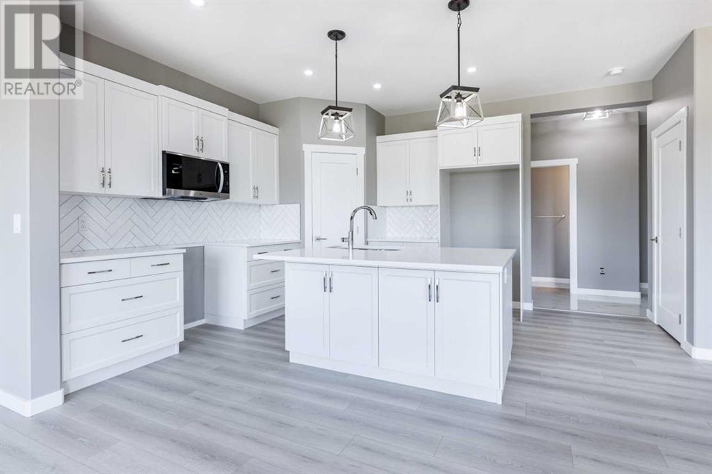 Single Family House for Sale in  Emmett Crescent Evergreen Red Deer 