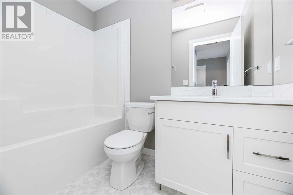 Single Family House for Sale in  Emmett Crescent Evergreen Red Deer 