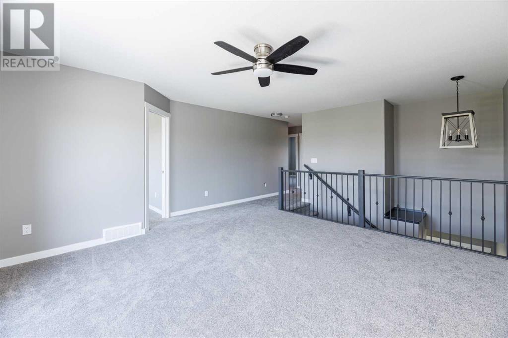 Single Family House for Sale in  Emmett Crescent Evergreen Red Deer 