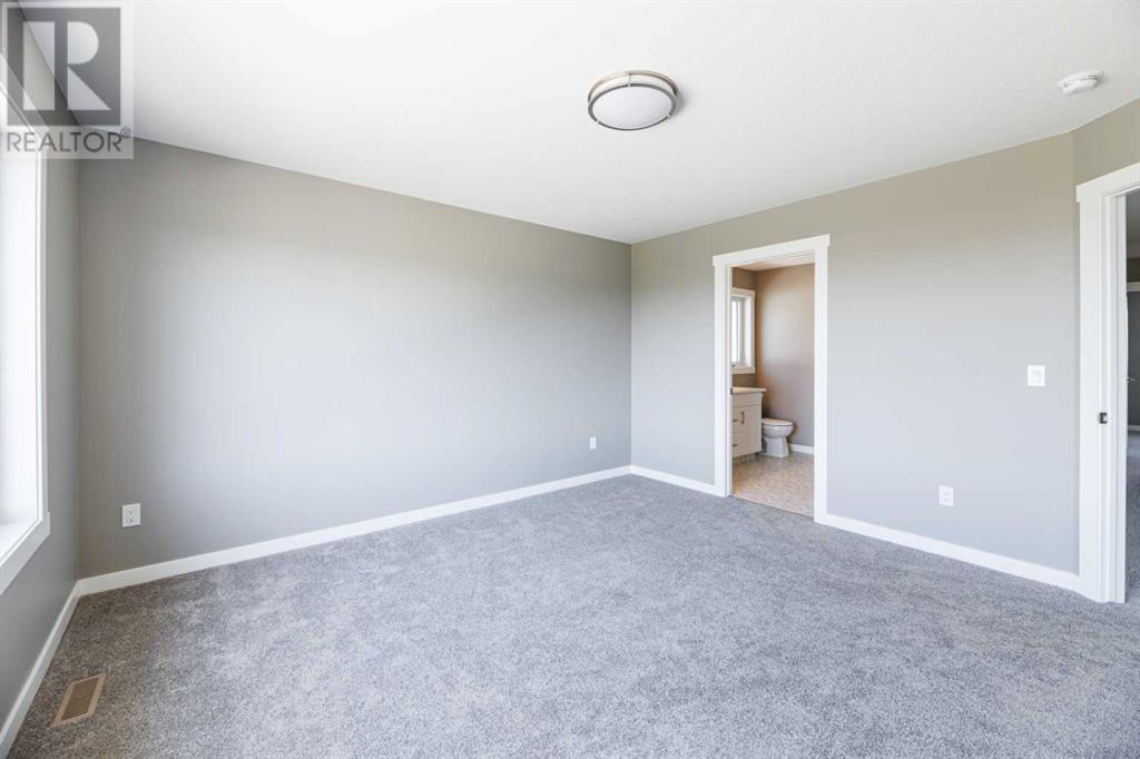 Single Family House for Sale in  Emmett Crescent Evergreen Red Deer 