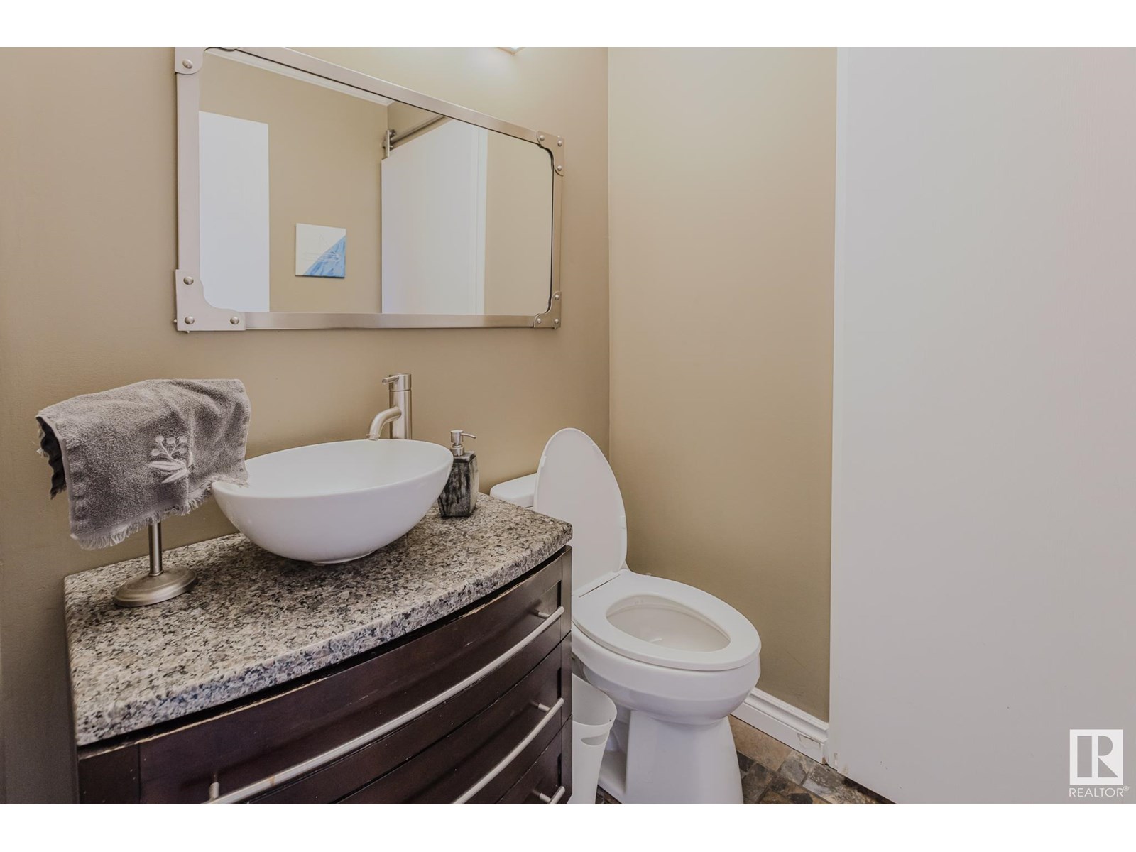 Photo 22 of 11315 8 Av Nw, Edmonton AB
