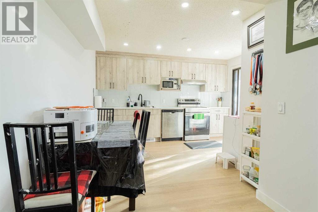 Photo 18 of 78 1155 Falconridge Drive Ne, Calgary AB