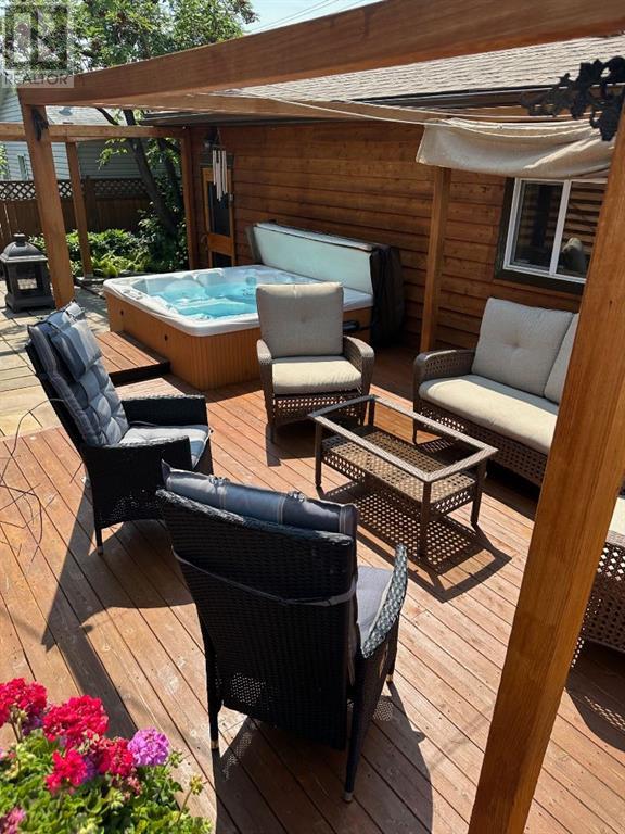 Single Family House Bungalow for Sale in  Penswood Place Penbrooke Meadows Calgary 
