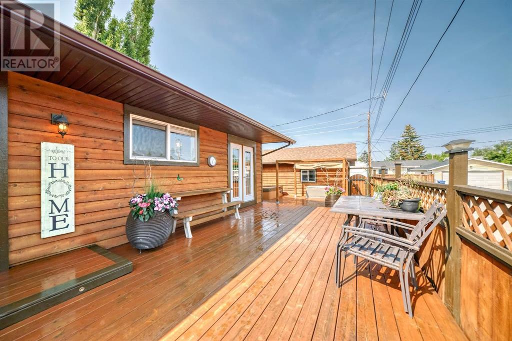 Single Family House Bungalow for Sale in  Penswood Place Penbrooke Meadows Calgary 