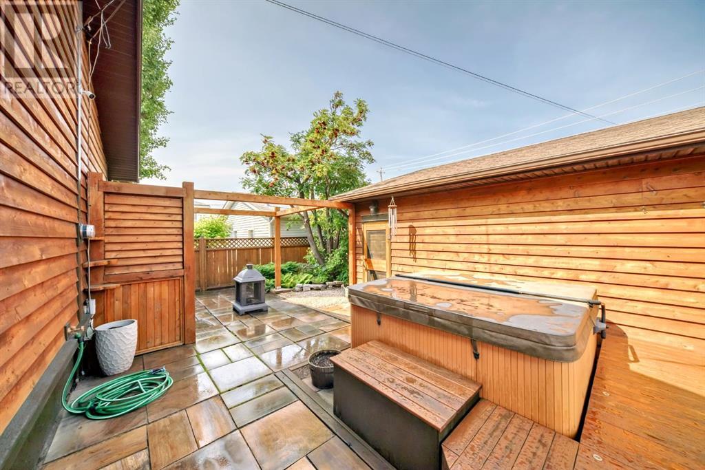 Single Family House Bungalow for Sale in  Penswood Place Penbrooke Meadows Calgary 