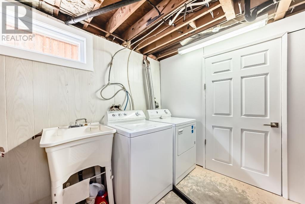 Single Family House Bungalow for Sale in  Penswood Place Penbrooke Meadows Calgary 