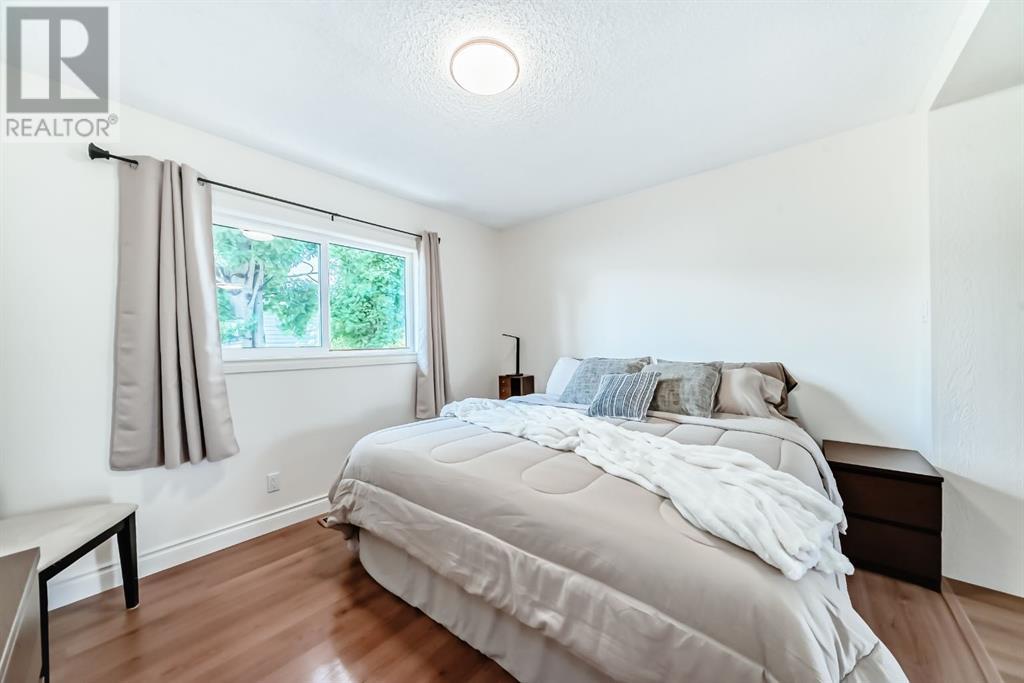 Single Family House Bungalow for Sale in  Penswood Place Penbrooke Meadows Calgary 