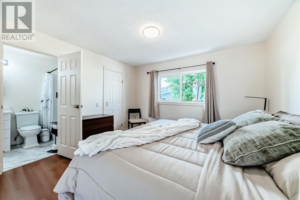 Single Family House Bungalow for Sale in  Penswood Place Penbrooke Meadows Calgary 