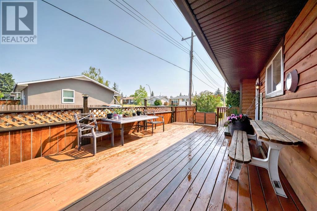 Single Family House Bungalow for Sale in  Penswood Place Penbrooke Meadows Calgary 