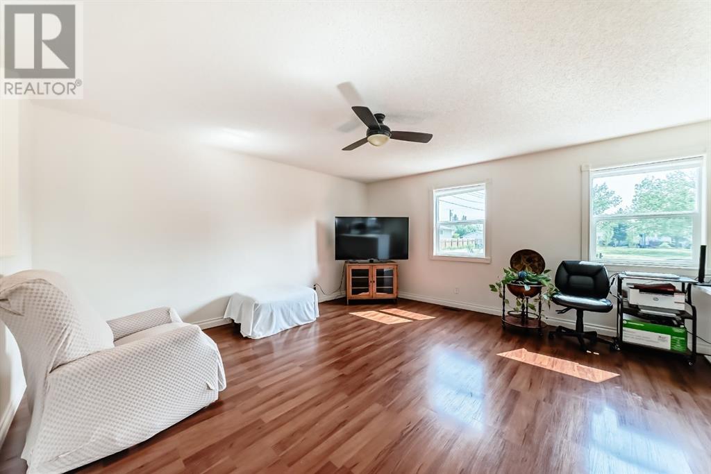 Single Family House Bungalow for Sale in  Penswood Place Penbrooke Meadows Calgary 