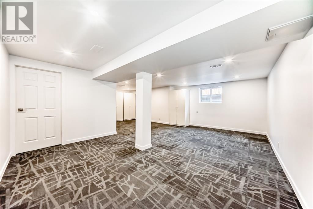 Single Family House Bungalow for Sale in  Penswood Place Penbrooke Meadows Calgary 