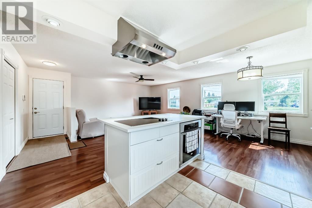 Single Family House Bungalow for Sale in  Penswood Place Penbrooke Meadows Calgary 