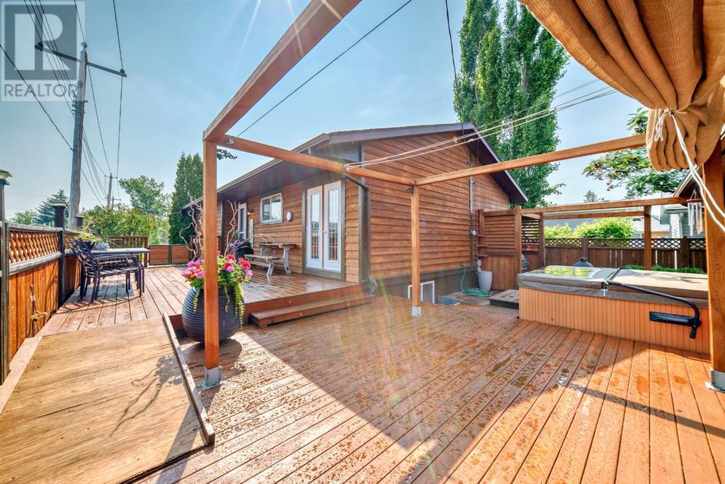 Single Family House Bungalow for Sale in  Penswood Place Penbrooke Meadows Calgary 