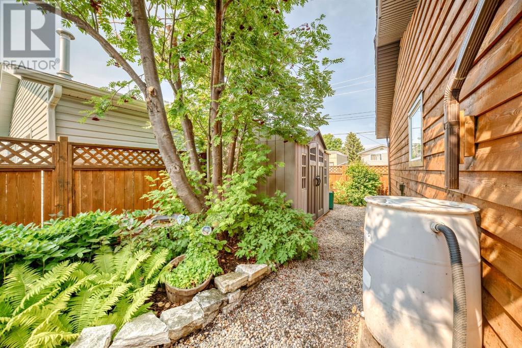 Single Family House Bungalow for Sale in  Penswood Place Penbrooke Meadows Calgary 