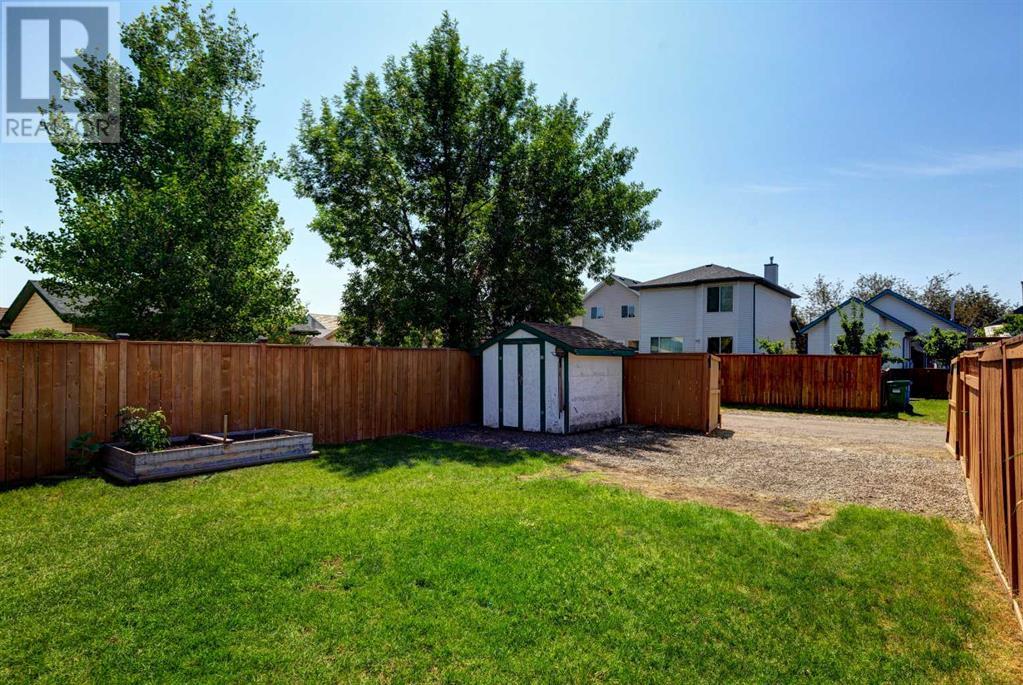 Single Family House for Sale in  Mt Aberdeen Close SE McKenzie Lake Calgary 