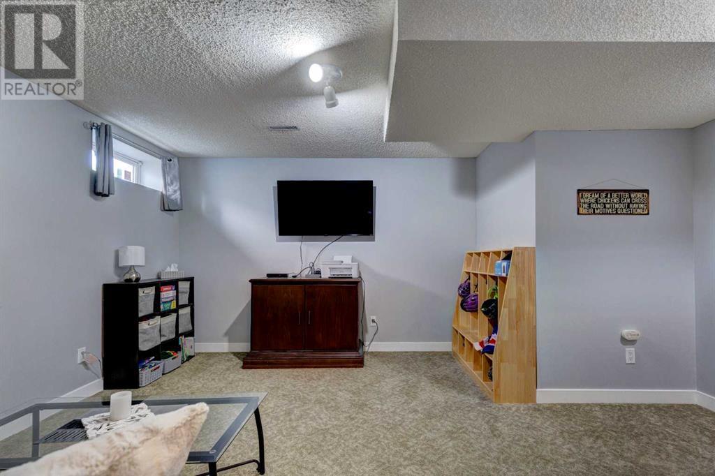 Single Family House for Sale in  Mt Aberdeen Close SE McKenzie Lake Calgary 