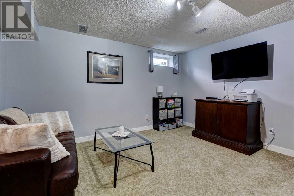 Single Family House for Sale in  Mt Aberdeen Close SE McKenzie Lake Calgary 