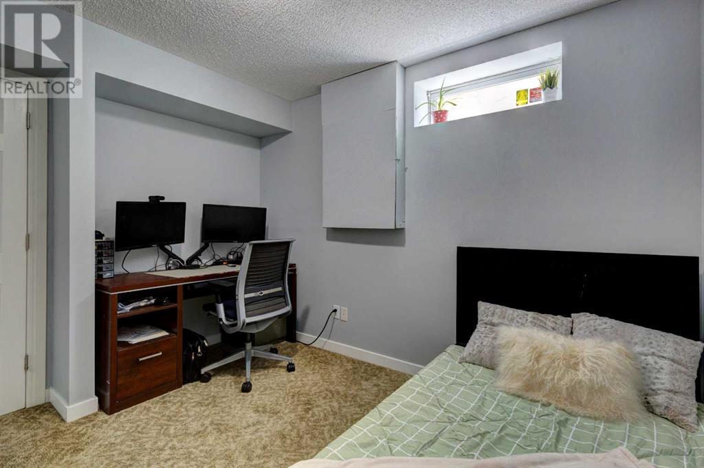 Single Family House for Sale in  Mt Aberdeen Close SE McKenzie Lake Calgary 