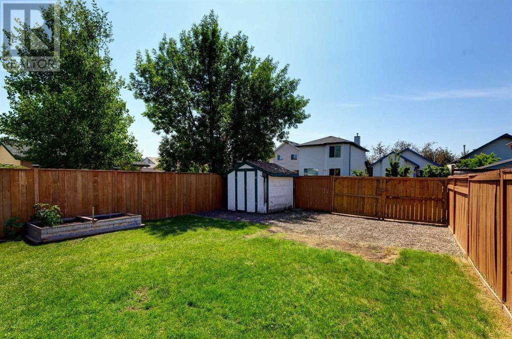 Single Family House for Sale in  Mt Aberdeen Close SE McKenzie Lake Calgary 
