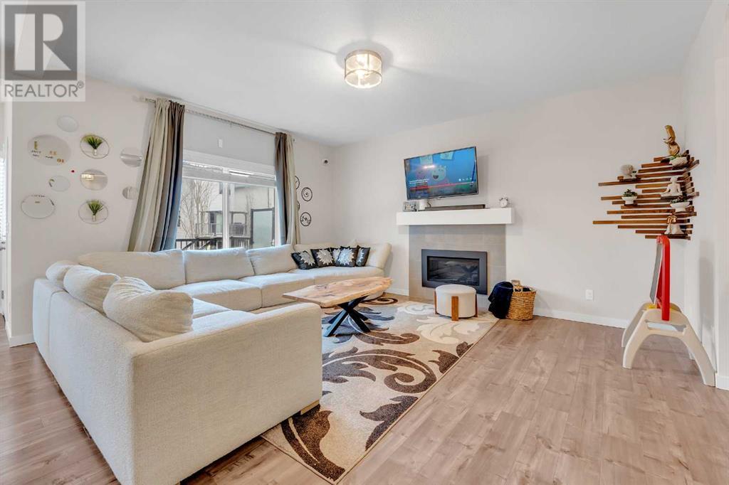 Photo 10 of 165 Kingsbury Close Se, Airdrie AB