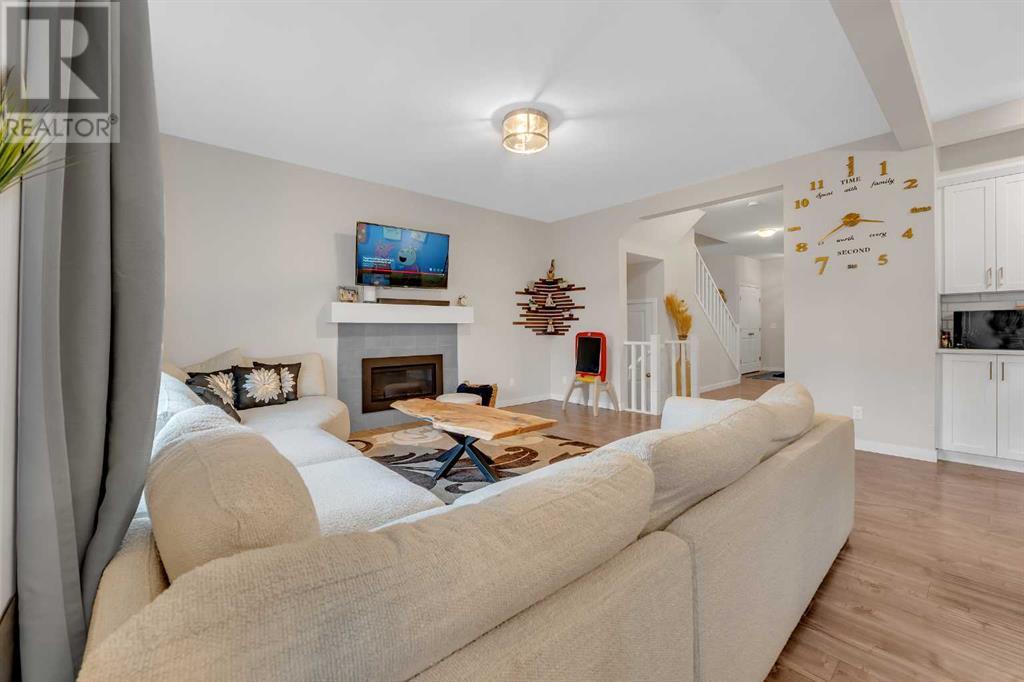 Photo 12 of 165 Kingsbury Close Se, Airdrie AB