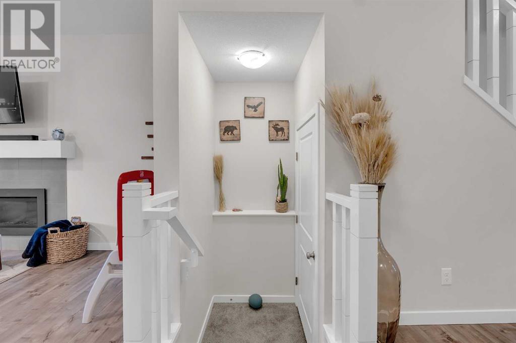 Photo 19 of 165 Kingsbury Close Se, Airdrie AB