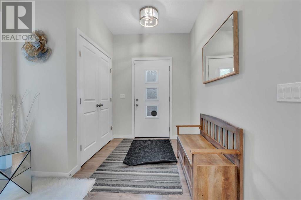 Photo 2 of 165 Kingsbury Close Se, Airdrie AB