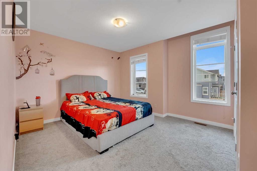 Photo 20 of 165 Kingsbury Close Se, Airdrie AB