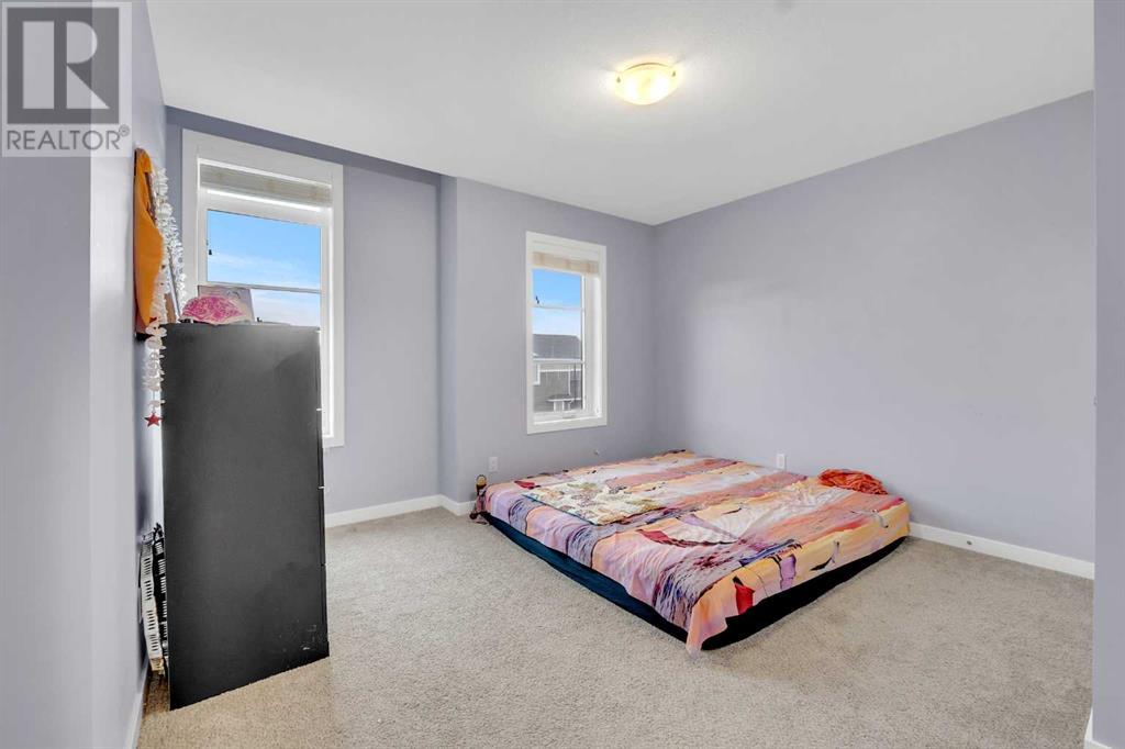 Photo 22 of 165 Kingsbury Close Se, Airdrie AB