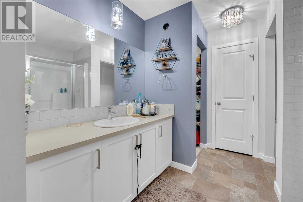 Photo 29 of 165 Kingsbury Close Se, Airdrie AB