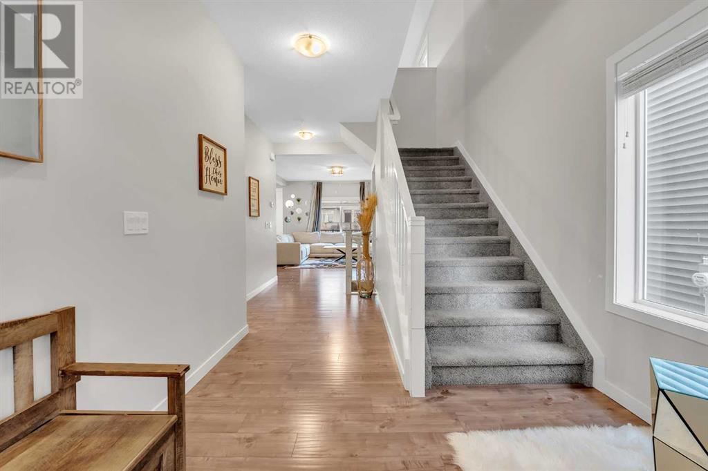 Photo 4 of 165 Kingsbury Close Se, Airdrie AB