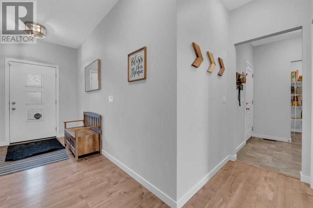 Photo 5 of 165 Kingsbury Close Se, Airdrie AB