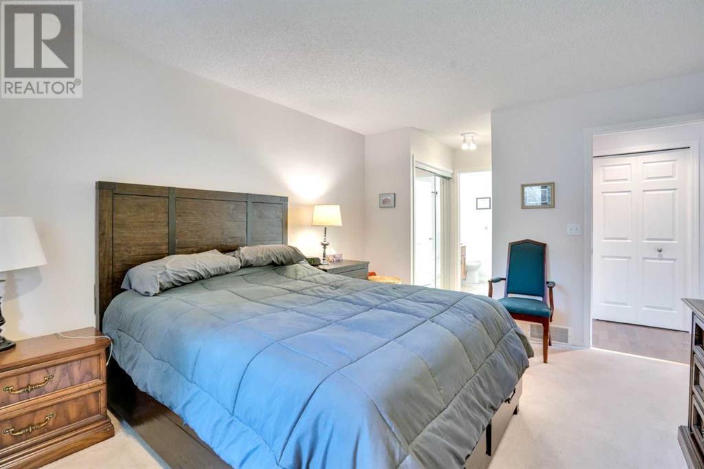 Single Family House Bungalow for Sale in  Ceduna Park SW Cedarbrae Calgary 