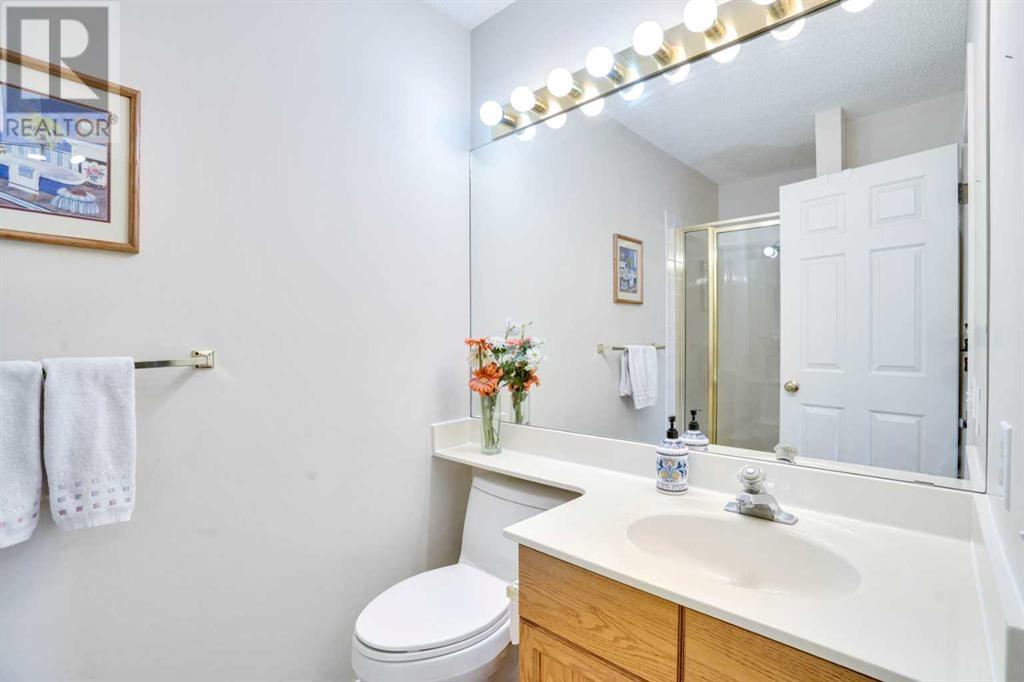 Single Family House Bungalow for Sale in  Ceduna Park SW Cedarbrae Calgary 