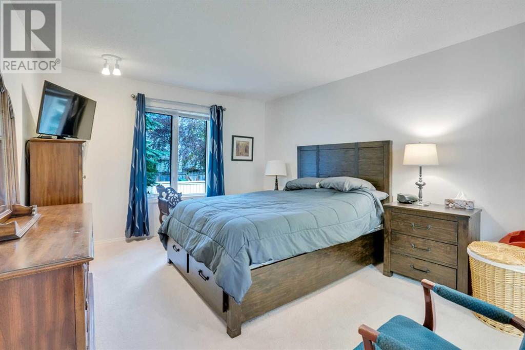 Single Family House Bungalow for Sale in  Ceduna Park SW Cedarbrae Calgary 