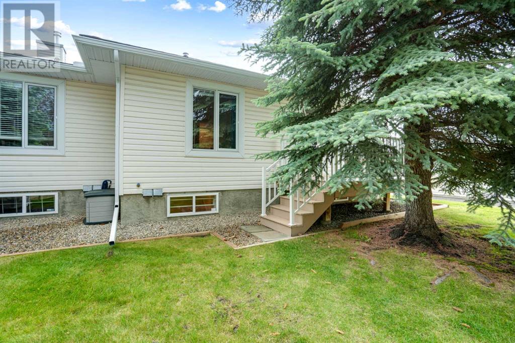 Single Family House Bungalow for Sale in  Ceduna Park SW Cedarbrae Calgary 